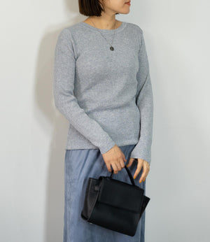 ラメリブクルーネックスリムニット