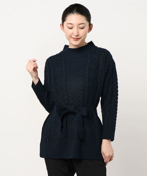 ベルト付きケーブルニット