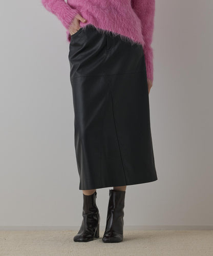 フェイクレザータイトスカート