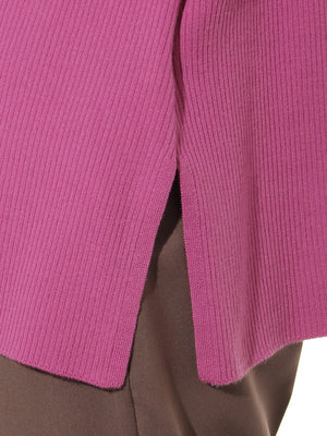 サイドスリットリブタートルニット