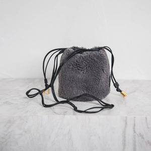 【WEB限定】【VIOLAd'ORO】ボア巾着ミニバッグ　ELMO / V-8925