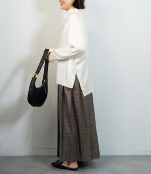 モックネックラグランニット