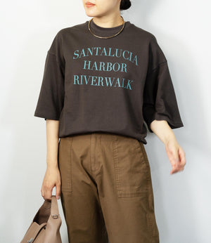 フレア袖レタリングTシャツ