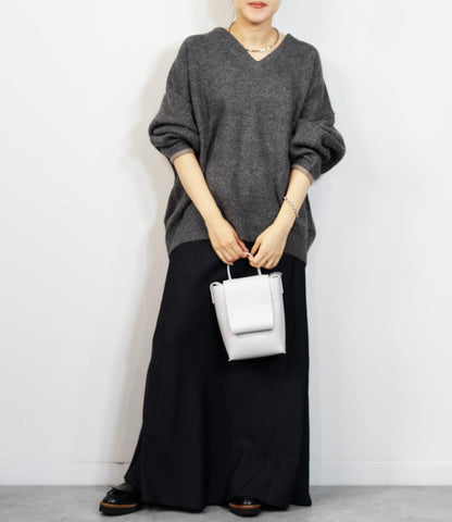 バイカラールーズVネックニット