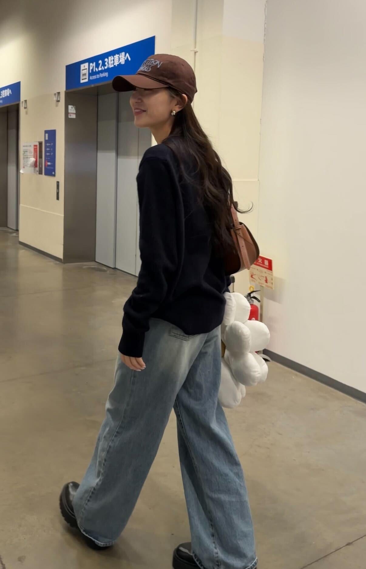 ルーズフィットワイドジーンズ