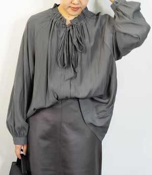 パウダーサテンボウタイブラウス
