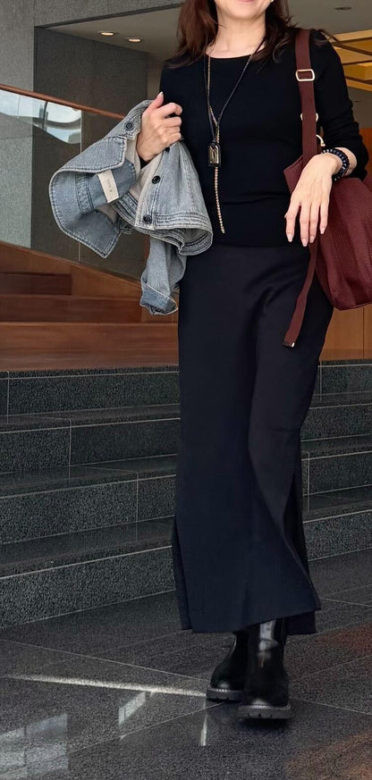 ベーシックラウンドネックニット