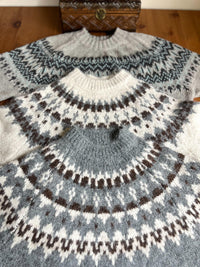 定番ノルディックニット