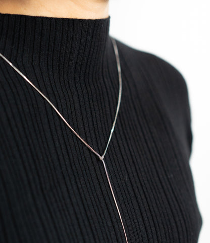 Yシェイプロングネックレス