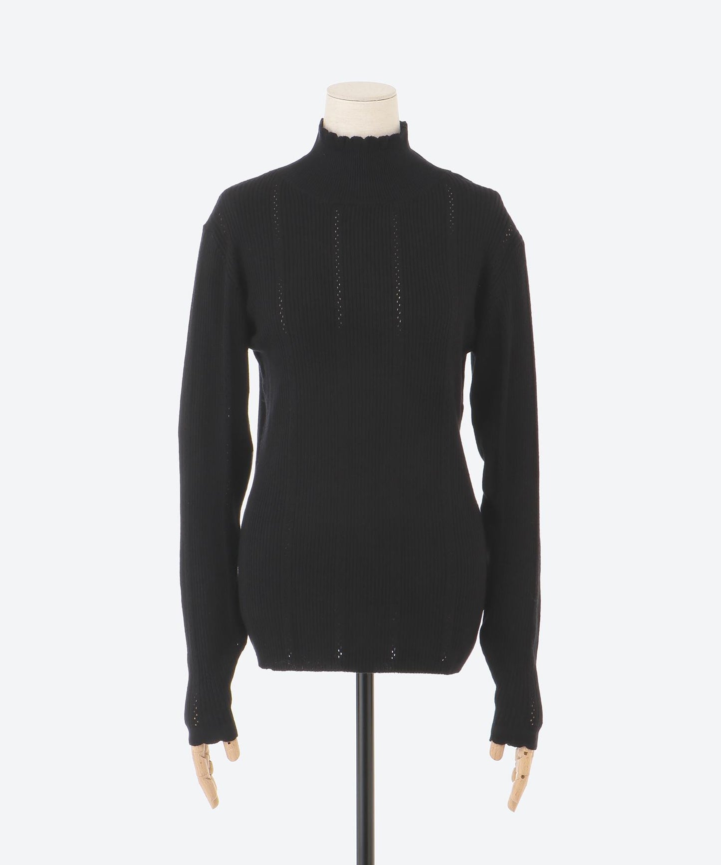 透かし柄ハイネックニット