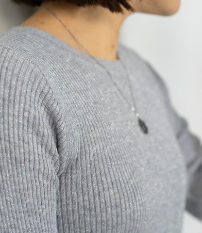 ラメリブクルーネックスリムニット