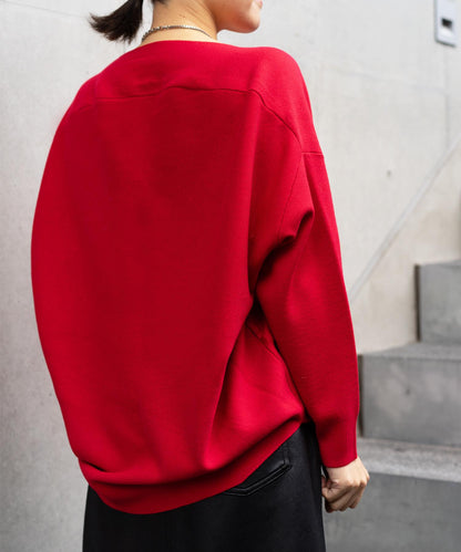 ボートネックニット