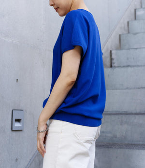 コクーンシルエットVネックニット