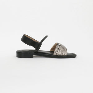 コンビ バックストラップ サンダル