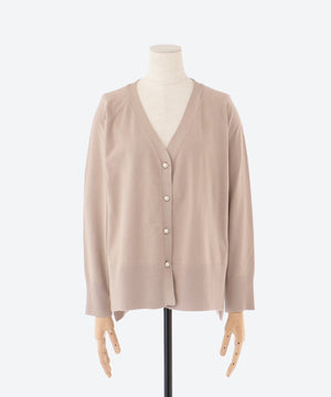 パールボタンVネックカーディガン