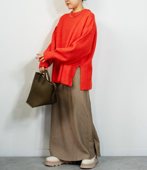 ボクシーオーバークルーネックニット