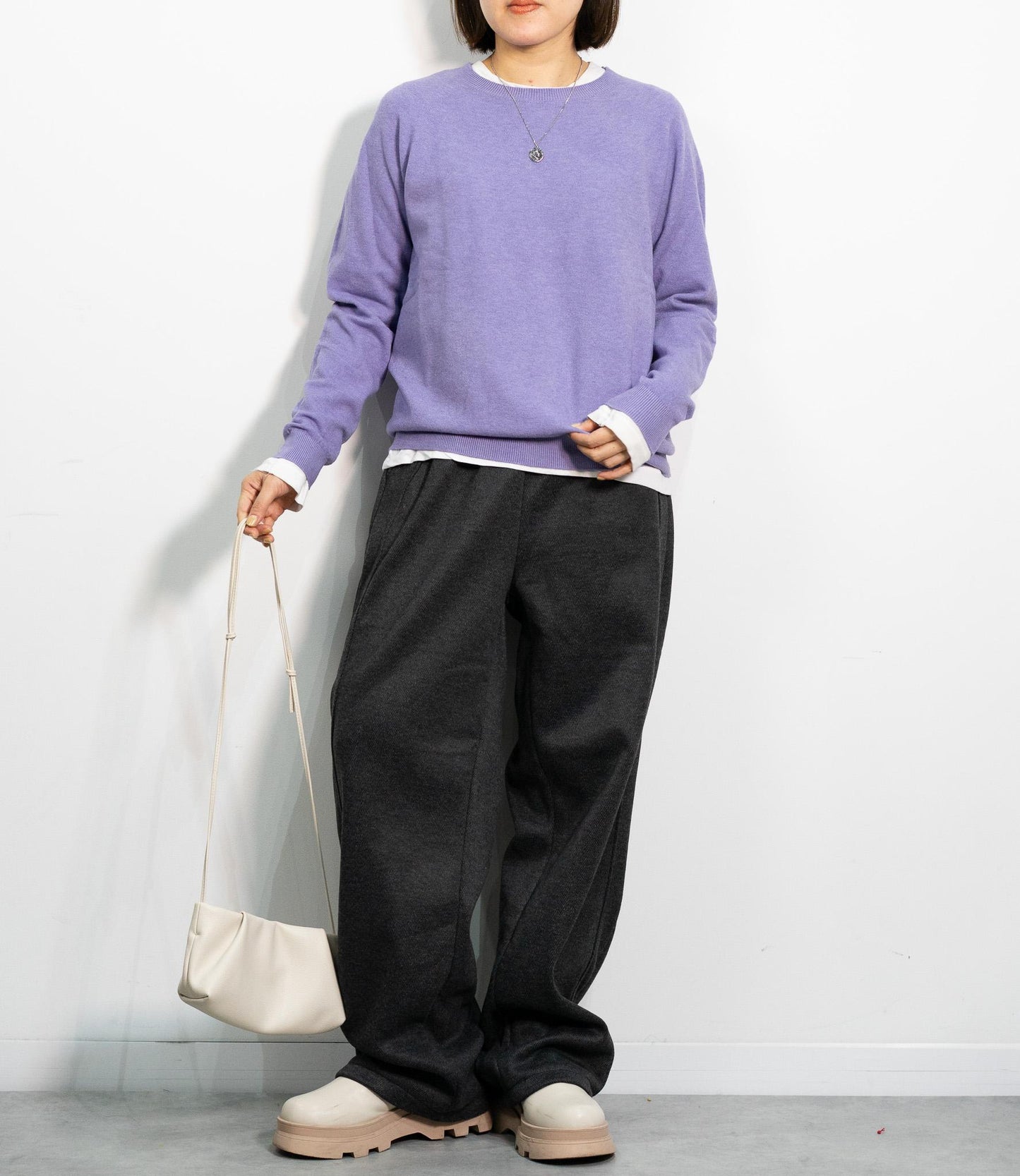 ソフトカシミアクルーネックニット