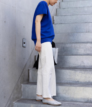 コクーンシルエットVネックニット