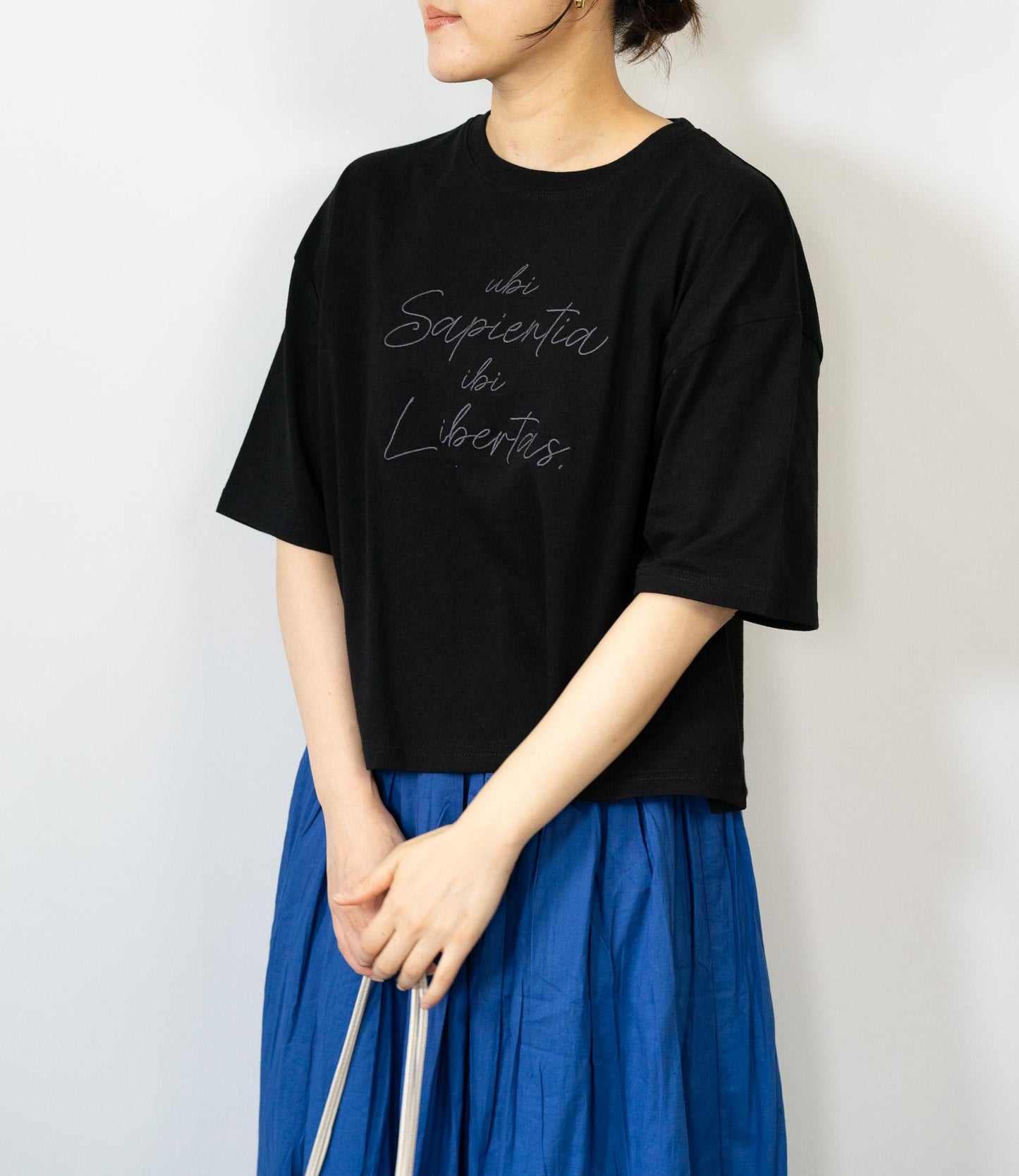 エンブロイダリークロップドTシャツ