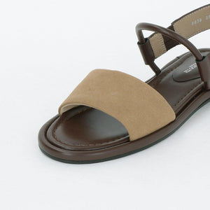 コンビ バックストラップ サンダル