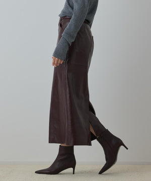 フェイクレザータイトスカート