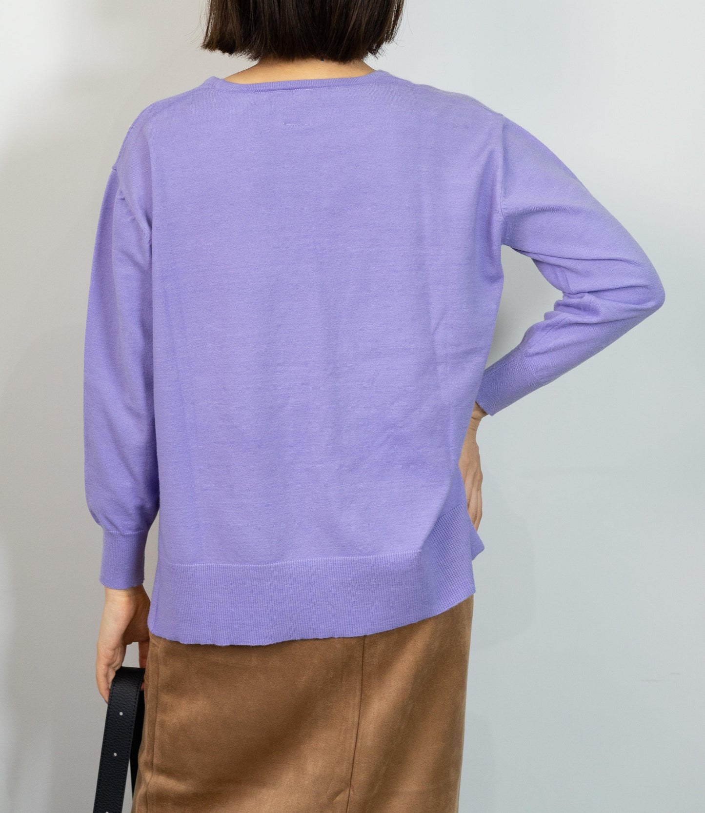 クルーネックサイドスリットニット