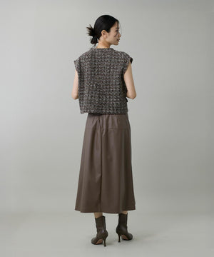 フェイクレザートラペーズスカート