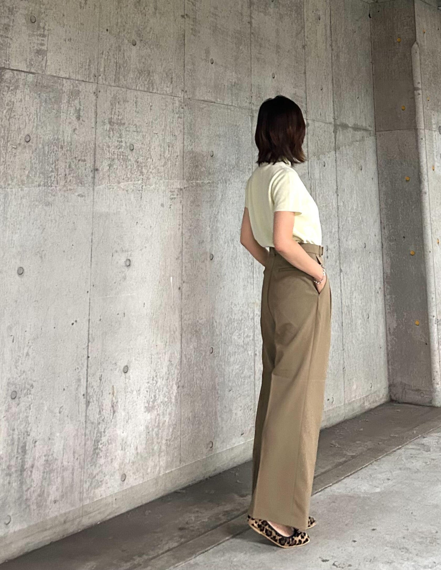 ワイドツータックパンツ