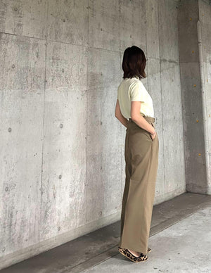 ワイドツータックパンツ