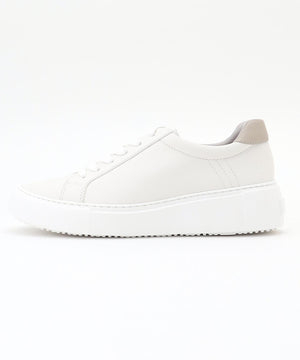 プラットフォームスニーカー