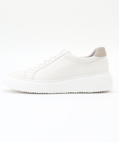 プラットフォームスニーカー