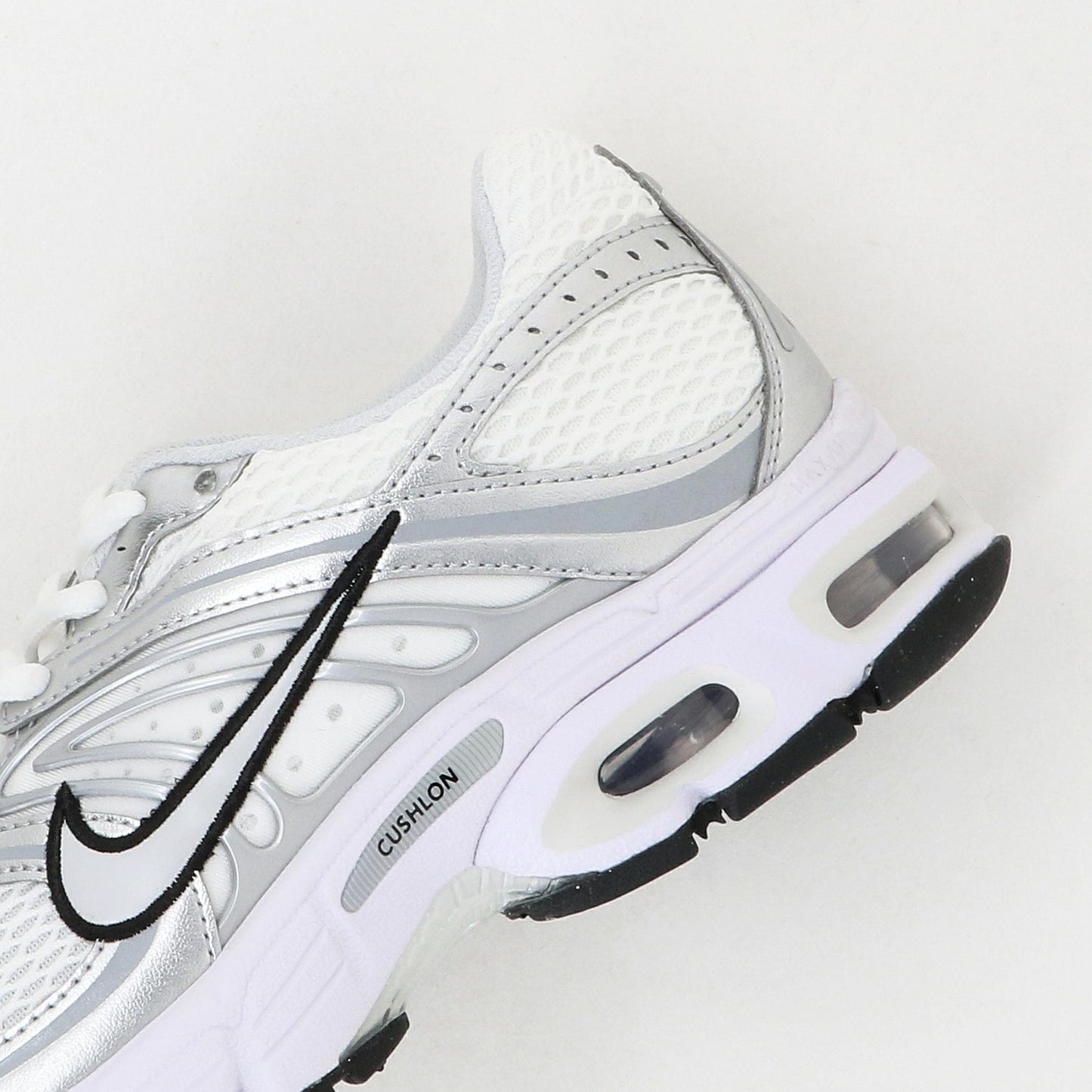 ＜NIKE＞エア マックス モト 2K スニーカー