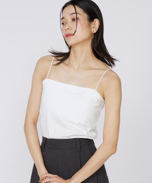 カップ付きキャミソール