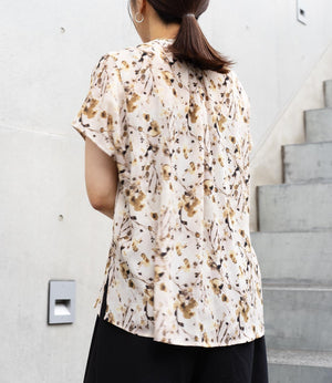 ペインティングフラワーフレンチスリーブブラウス