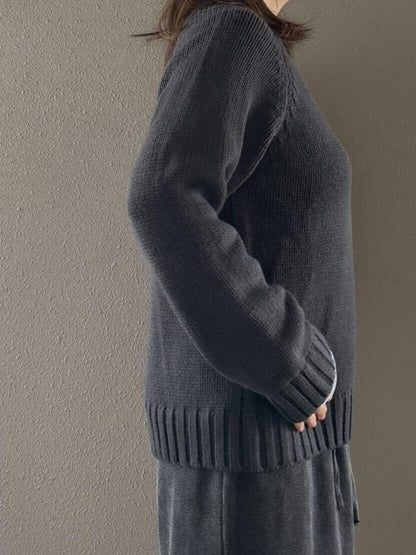 ラウンドネックニット