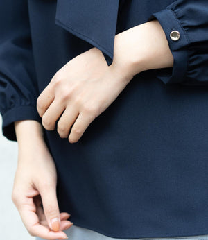 アシンメトリーフレアブラウス