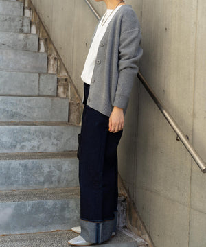 Vネックカーディガン