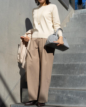 クルーネックストレートニット