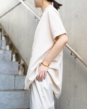 バックティアードバンドカラー半袖ブラウス