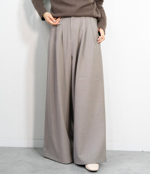 タックワイドパンツ