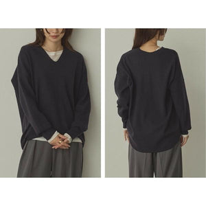 やわもちVネックニット