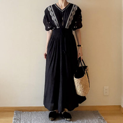モノトーン刺繍Vネックシャーリングワンピース
