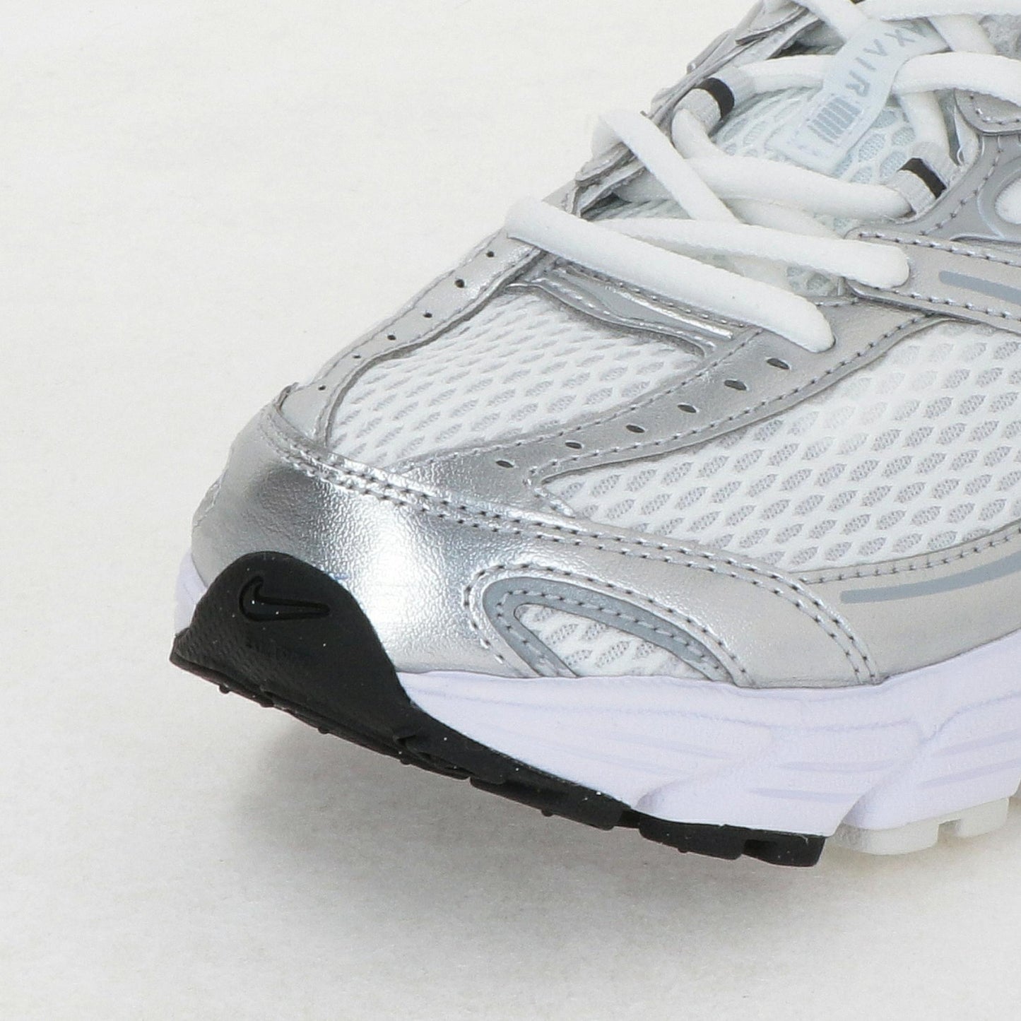 ＜NIKE＞エア マックス モト 2K スニーカー