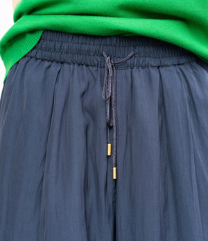 パウダーサテンエアリーイージーパンツ