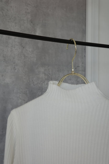 ハイネックリブニット