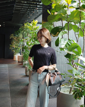 ケーブル編みクロップニット