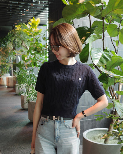 ケーブル編みクロップニット