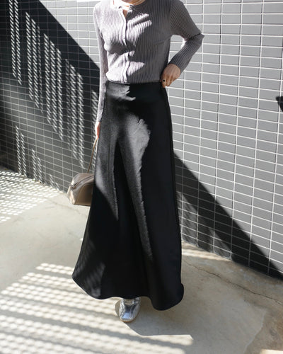 シルクサテンロングスカート