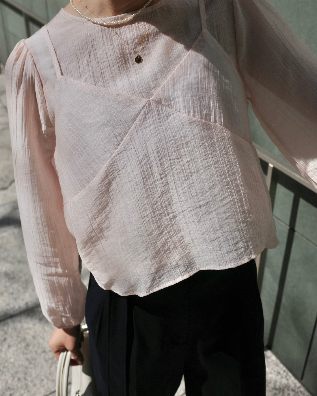 ビスチェシアーブラウス