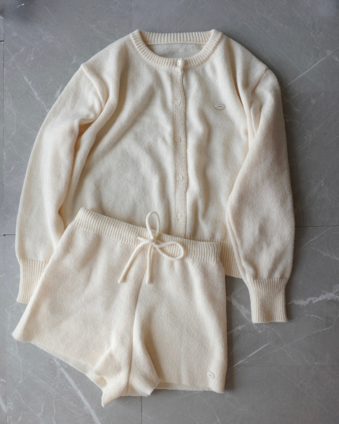 カーディガン＆パンツニットセットアップ